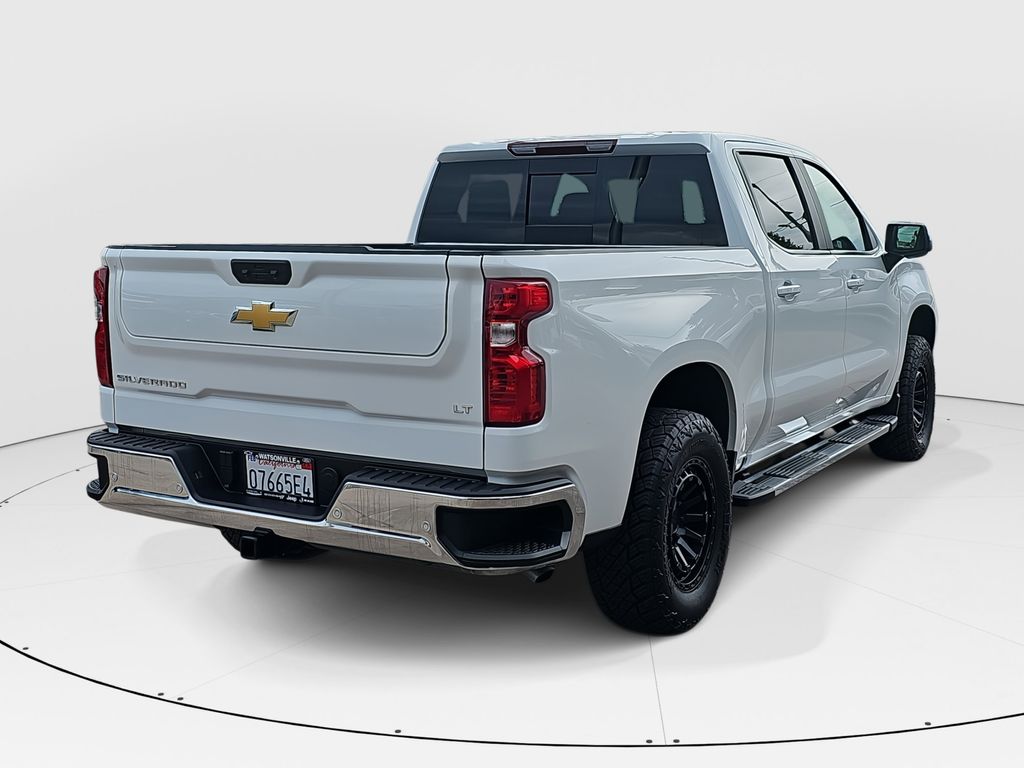 2025 Chevrolet Silverado 1500 LT photo 3