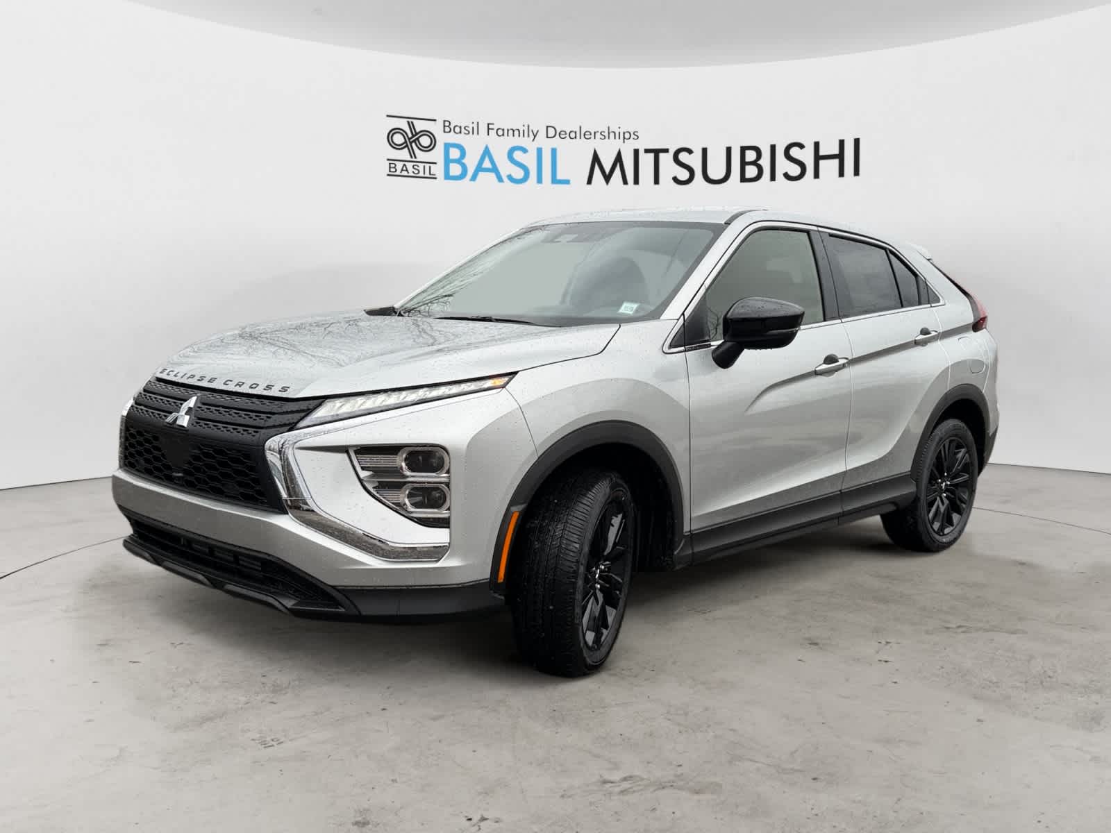 2026 Mitsubishi Eclipse Cross LE's photo