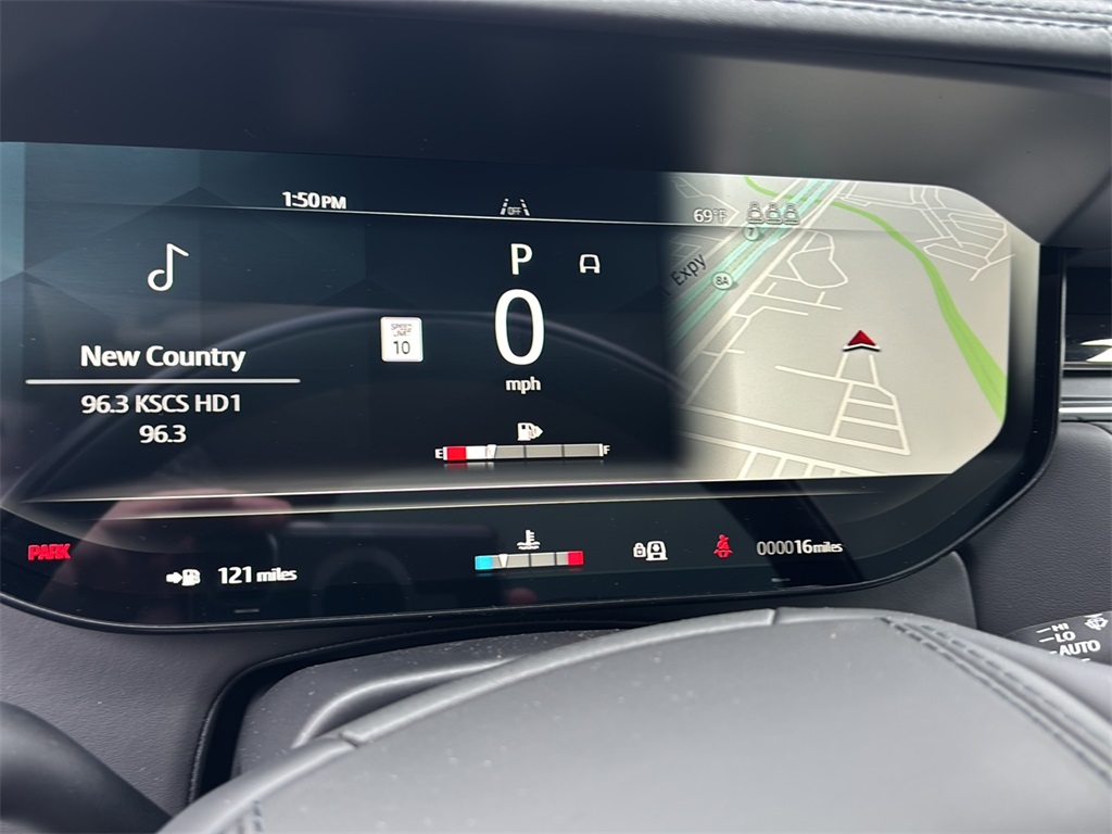 2025 Land Rover Range Rover SE photo 3