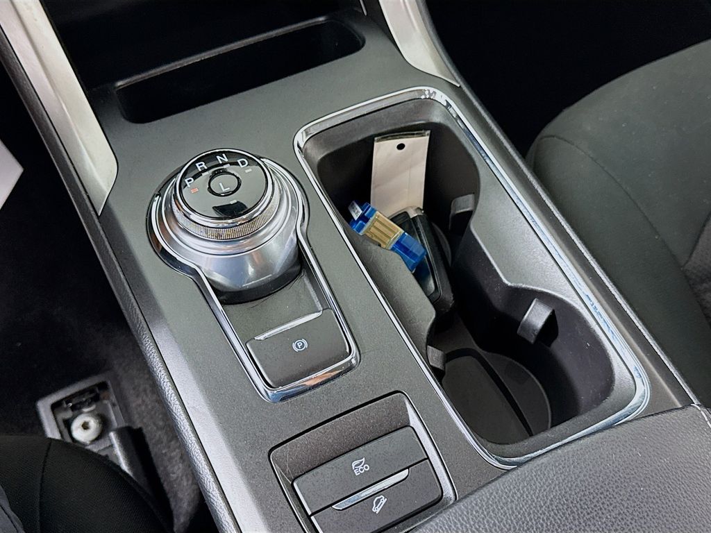 2020 Ford Fusion Hybrid SE photo 18