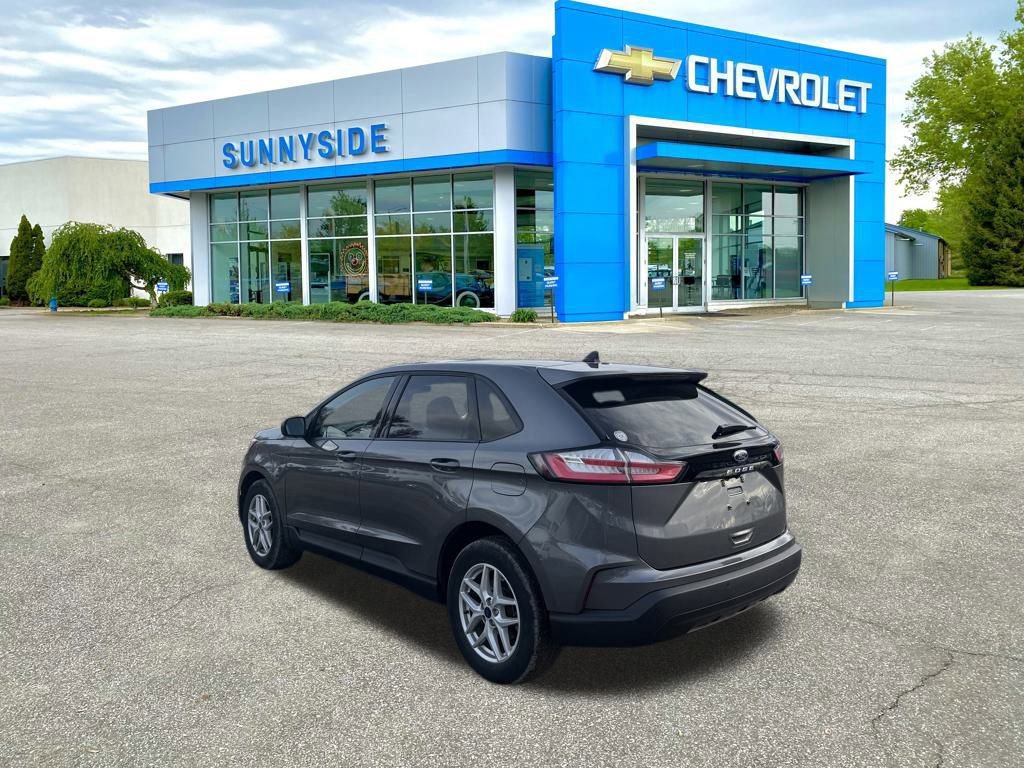 2021 Ford Edge SE photo 2