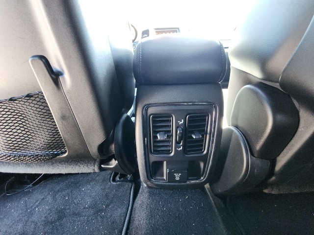2014 Jeep Grand Cherokee Altitude photo 18