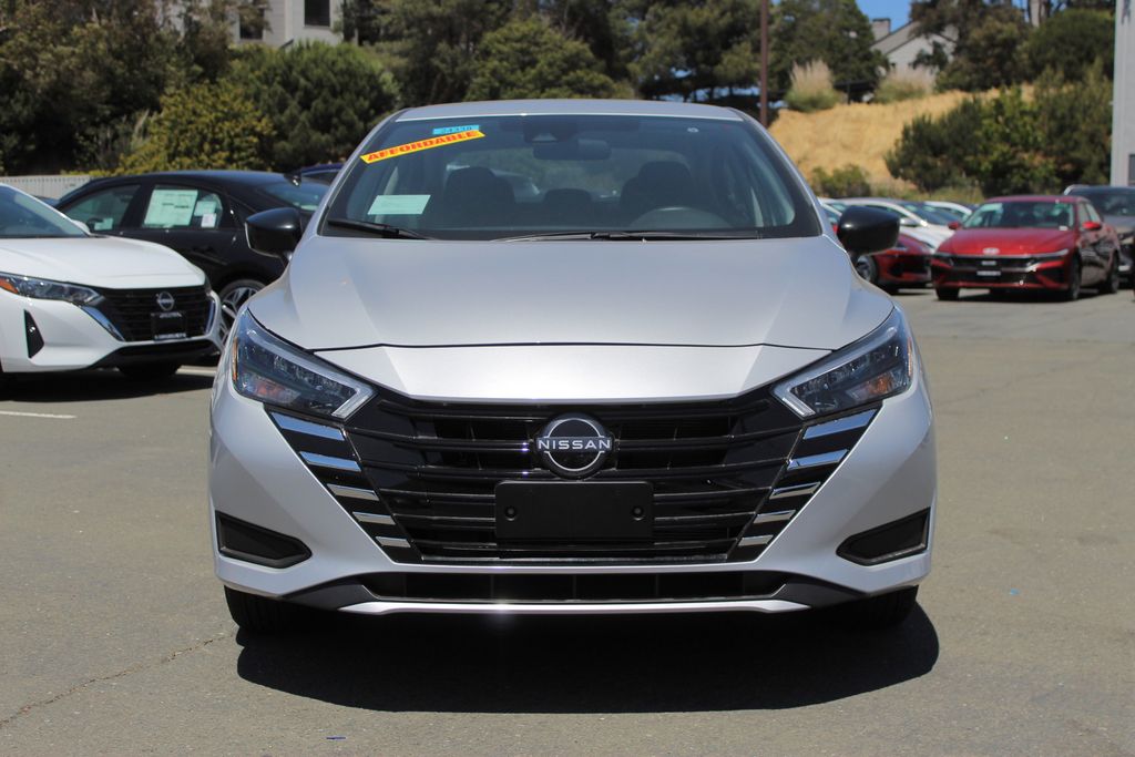 2025 Nissan Versa 1.6 S photo 3