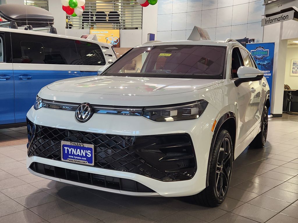 2026 Volkswagen Tiguan SEL R-Line photo 4