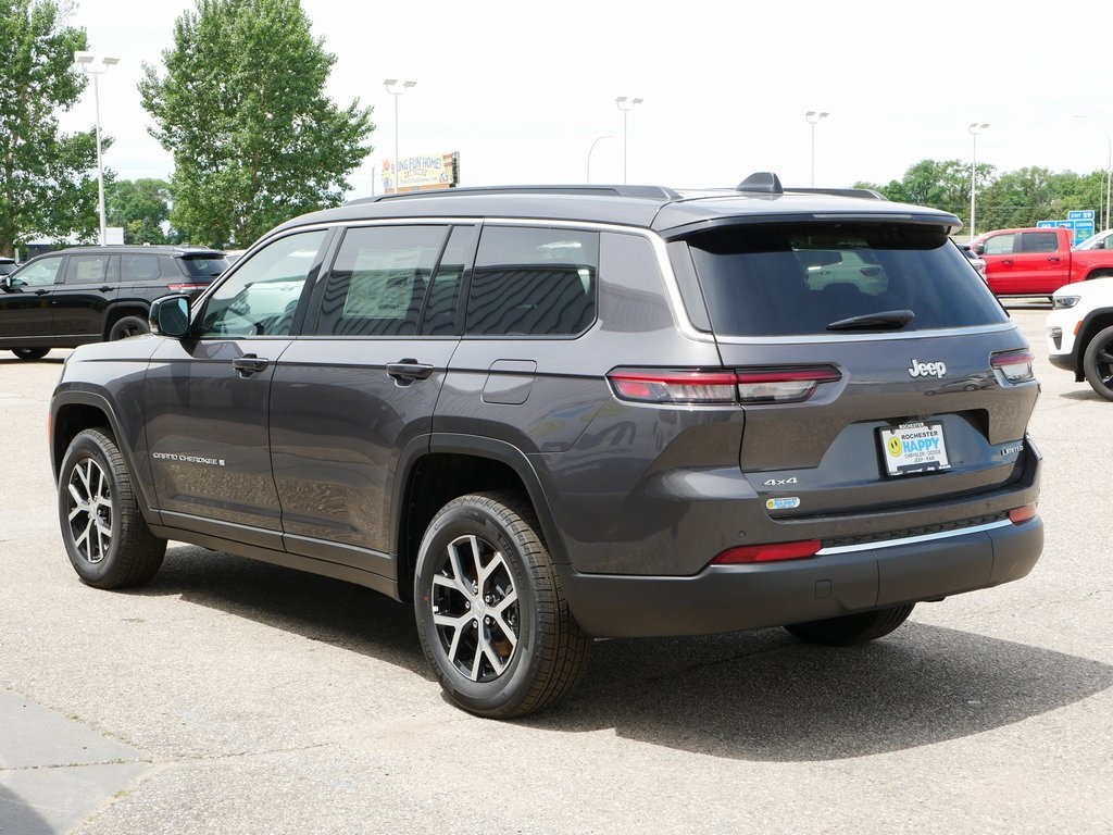 2025 Jeep Grand Cherokee Limited photo 3