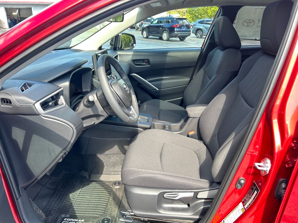 2026 Toyota Corolla Cross LE photo 9
