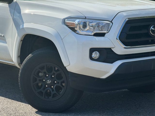 2022 Toyota Tacoma SR5 photo 2
