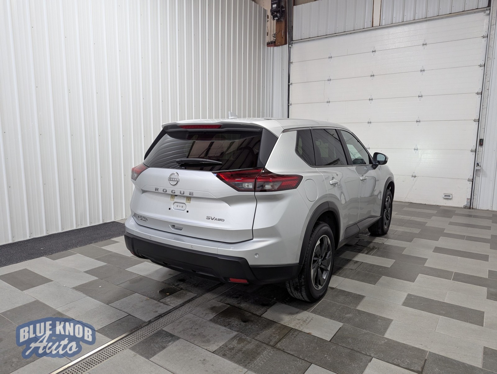 2024 Nissan Rogue SV photo 2