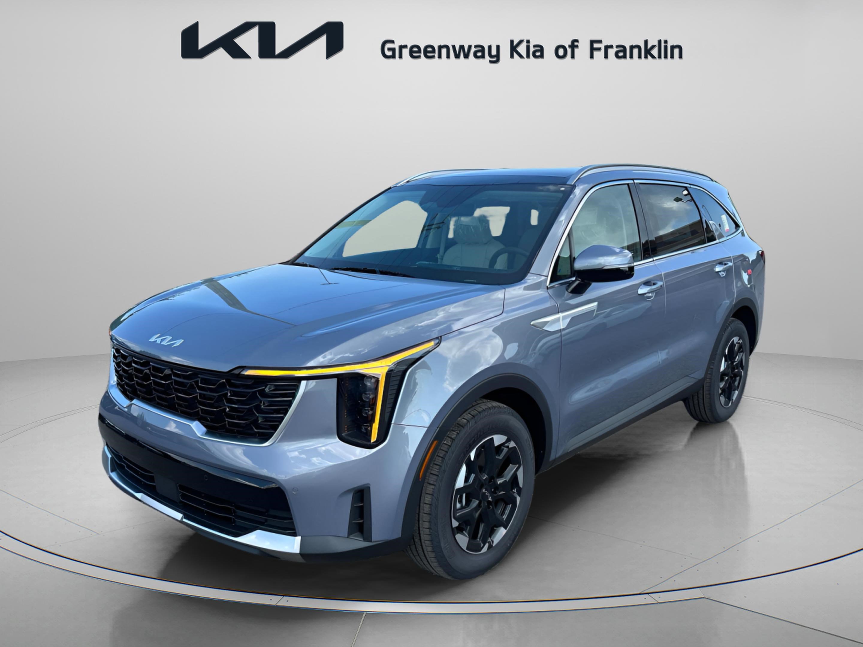 2025 Kia Sorento S photo 2