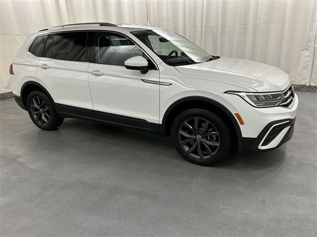 2022 Volkswagen Tiguan SE's photo