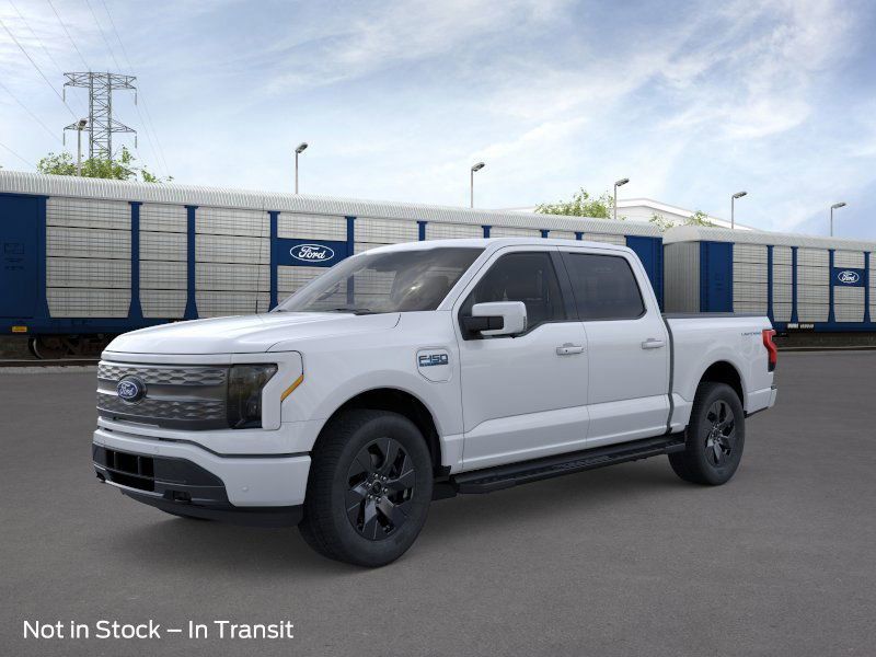 2025 Ford F-150 Lightning Lariat photo 2