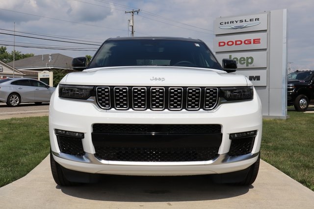 2025 Jeep Grand Cherokee L Summit photo 4