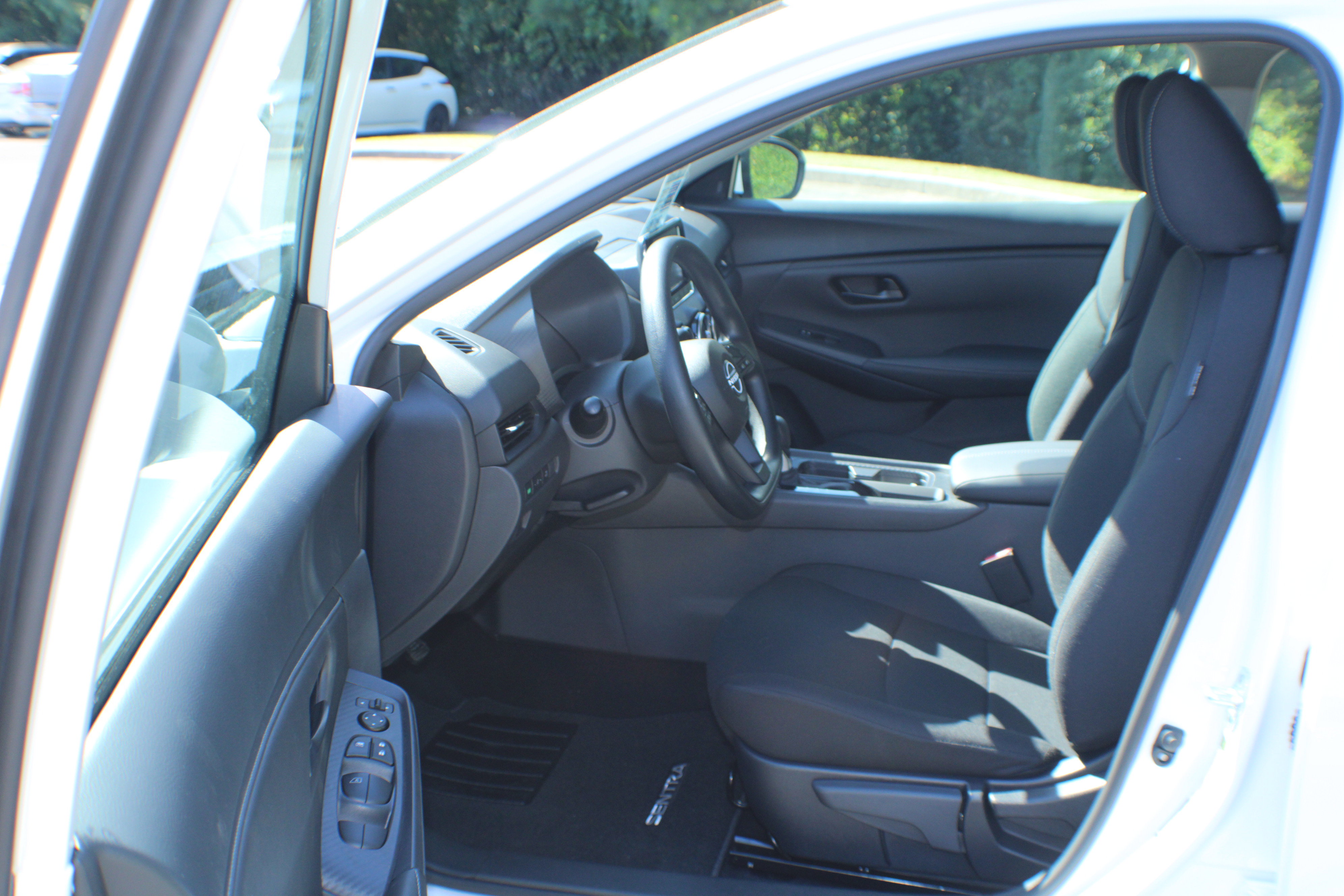 2025 Nissan Sentra S photo 6