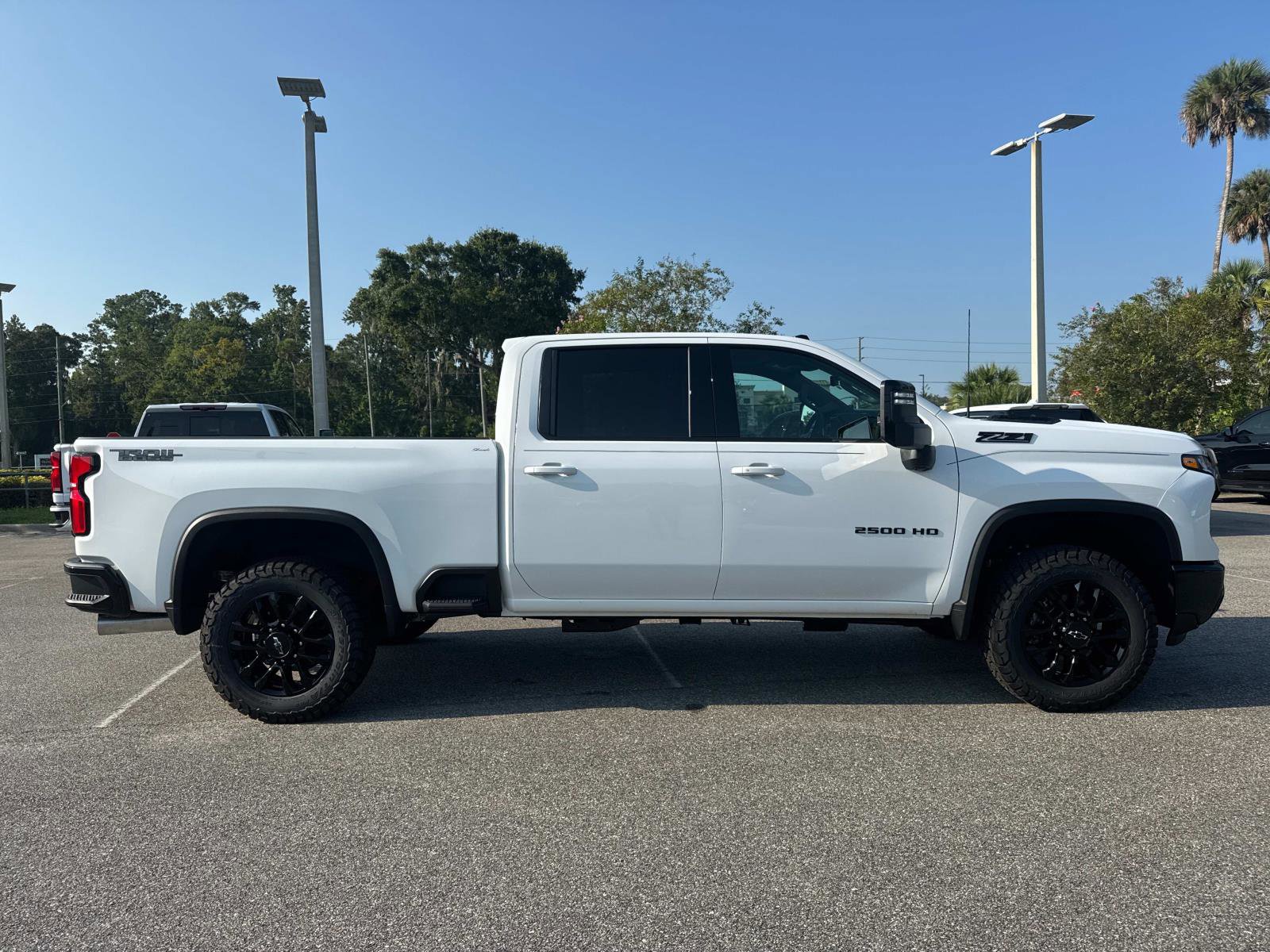 2025 Chevrolet Silverado 2500HD LTZ photo 2