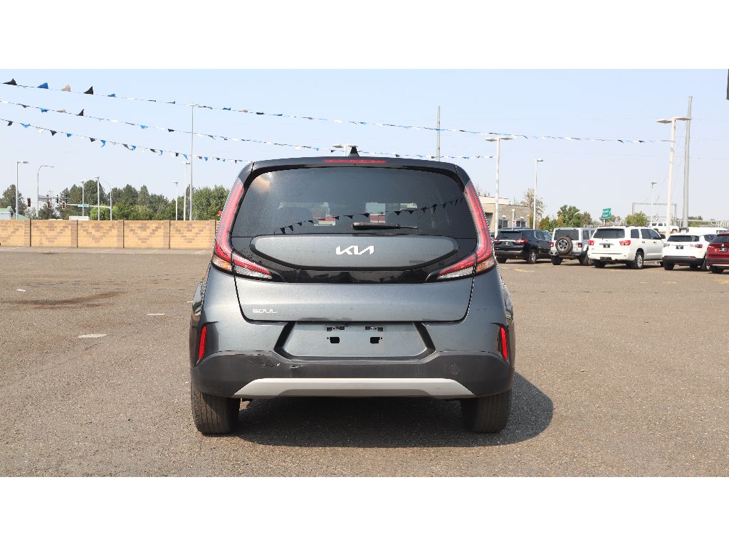 2023 Kia Soul LX photo 3