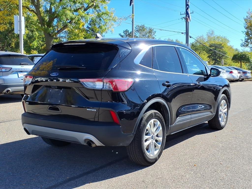 2022 Ford Escape SE photo 2
