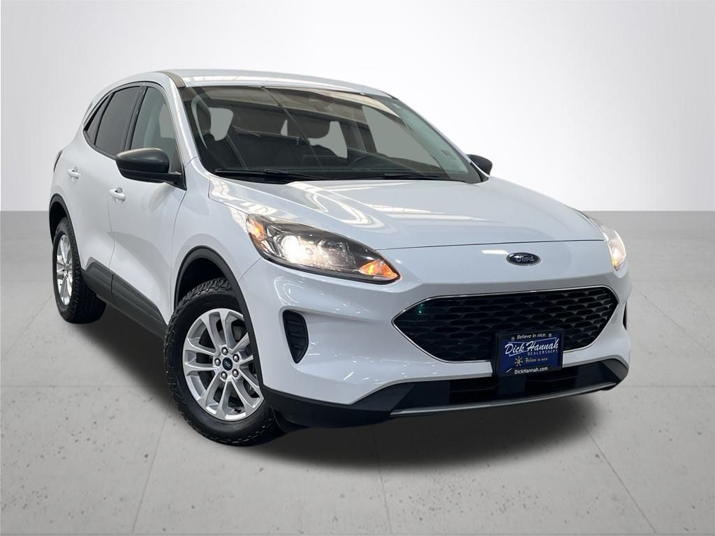 2022 Ford Escape Hybrid SE photo 2