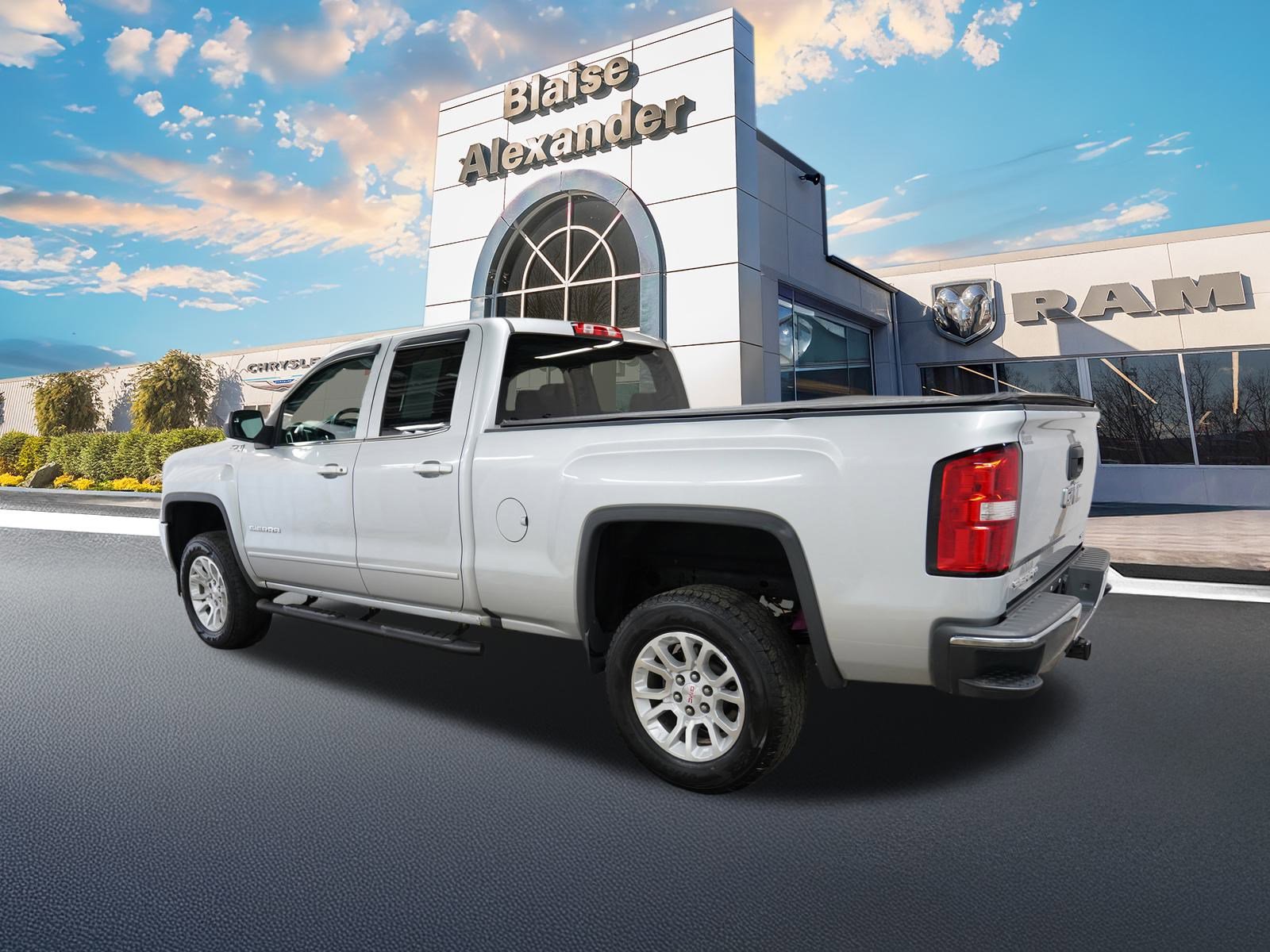 2017 Gmc Sierra 1500 SLE photo 5