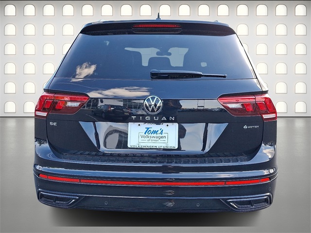 2024 Volkswagen Tiguan SE R-Line Black photo 4