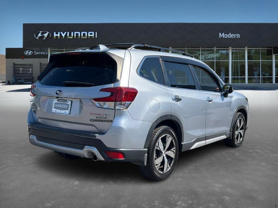 2019 Subaru Forester Touring photo 3