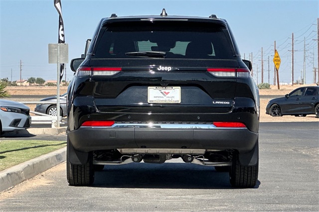 2025 Jeep Grand Cherokee Laredo X photo 4