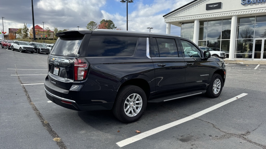 2024 Chevrolet Suburban LS photo 4