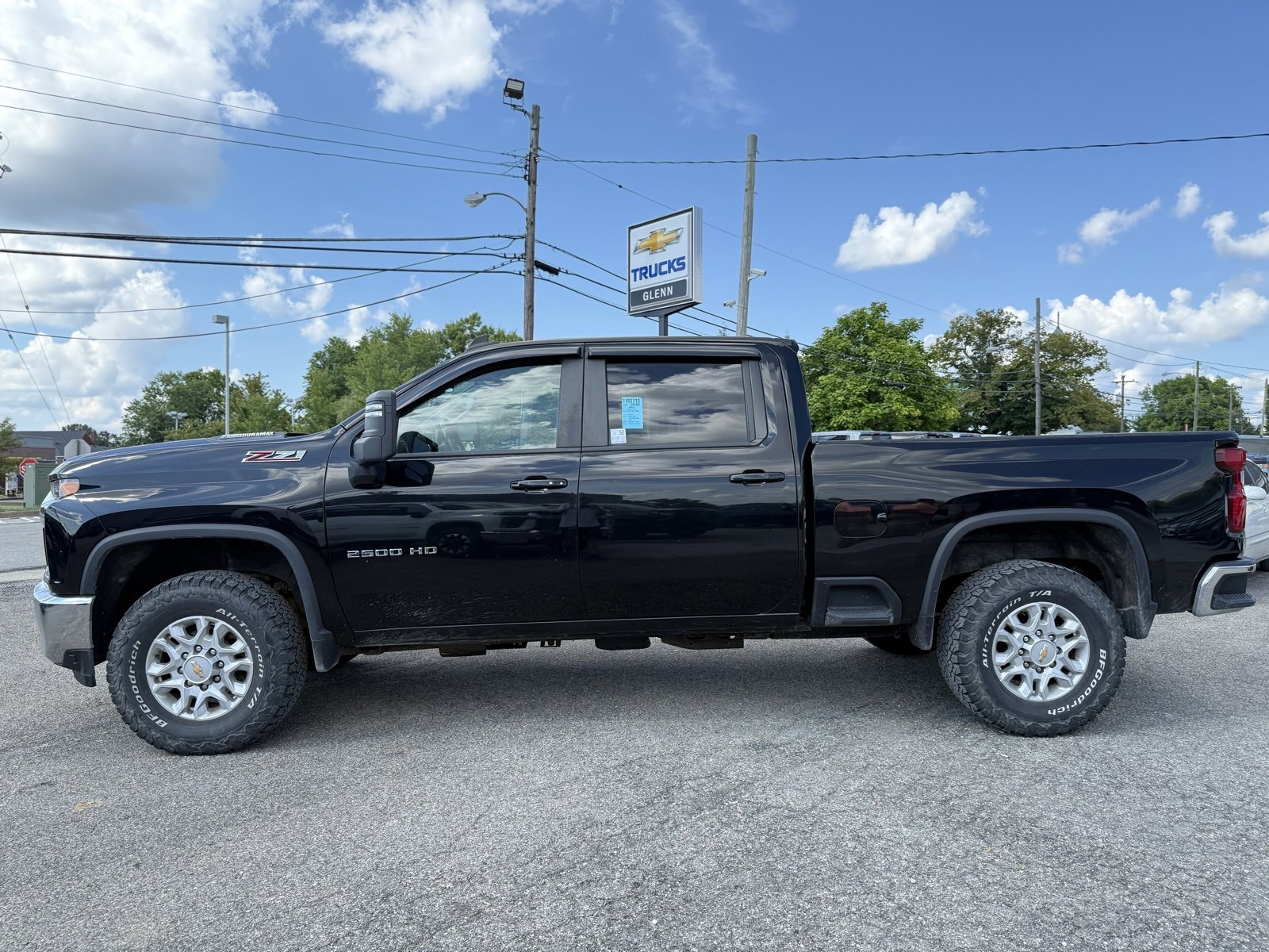 2022 Chevrolet Silverado 2500HD LT photo 3