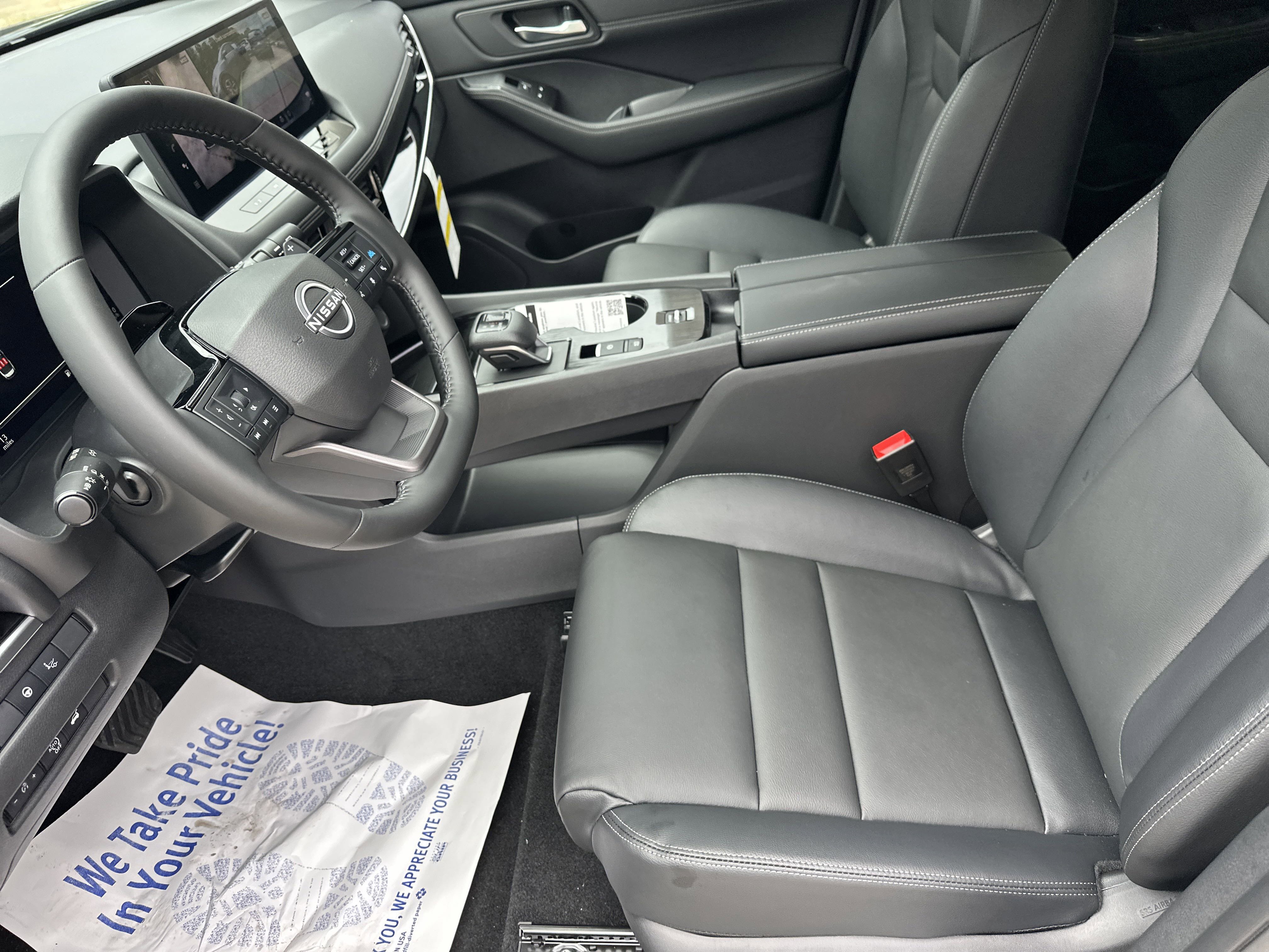 2025 Nissan Rogue SL photo 6