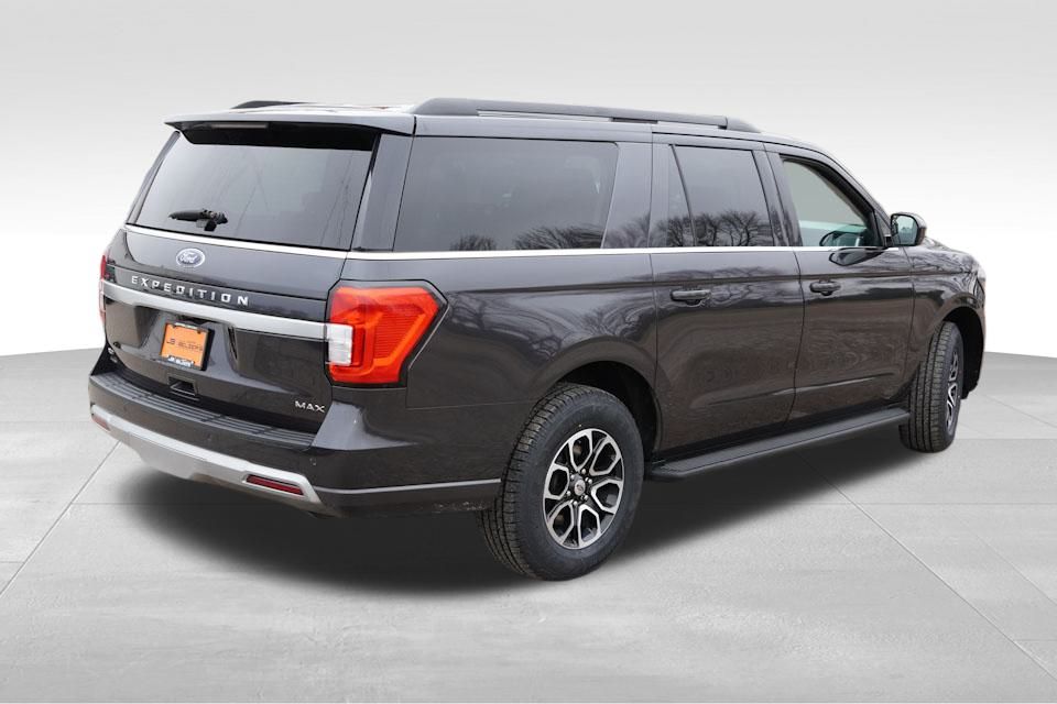2024 Ford Expedition MAX XLT photo 3