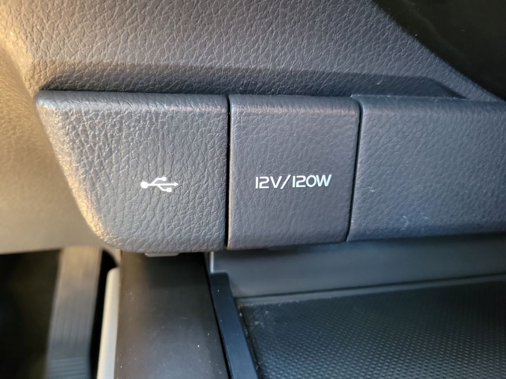2023 Toyota Camry SE photo 19