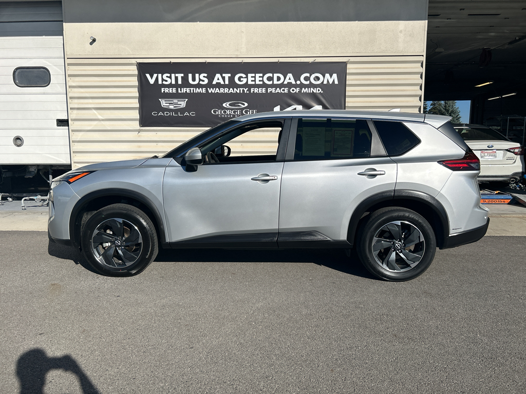 2024 Nissan Rogue SV photo 7