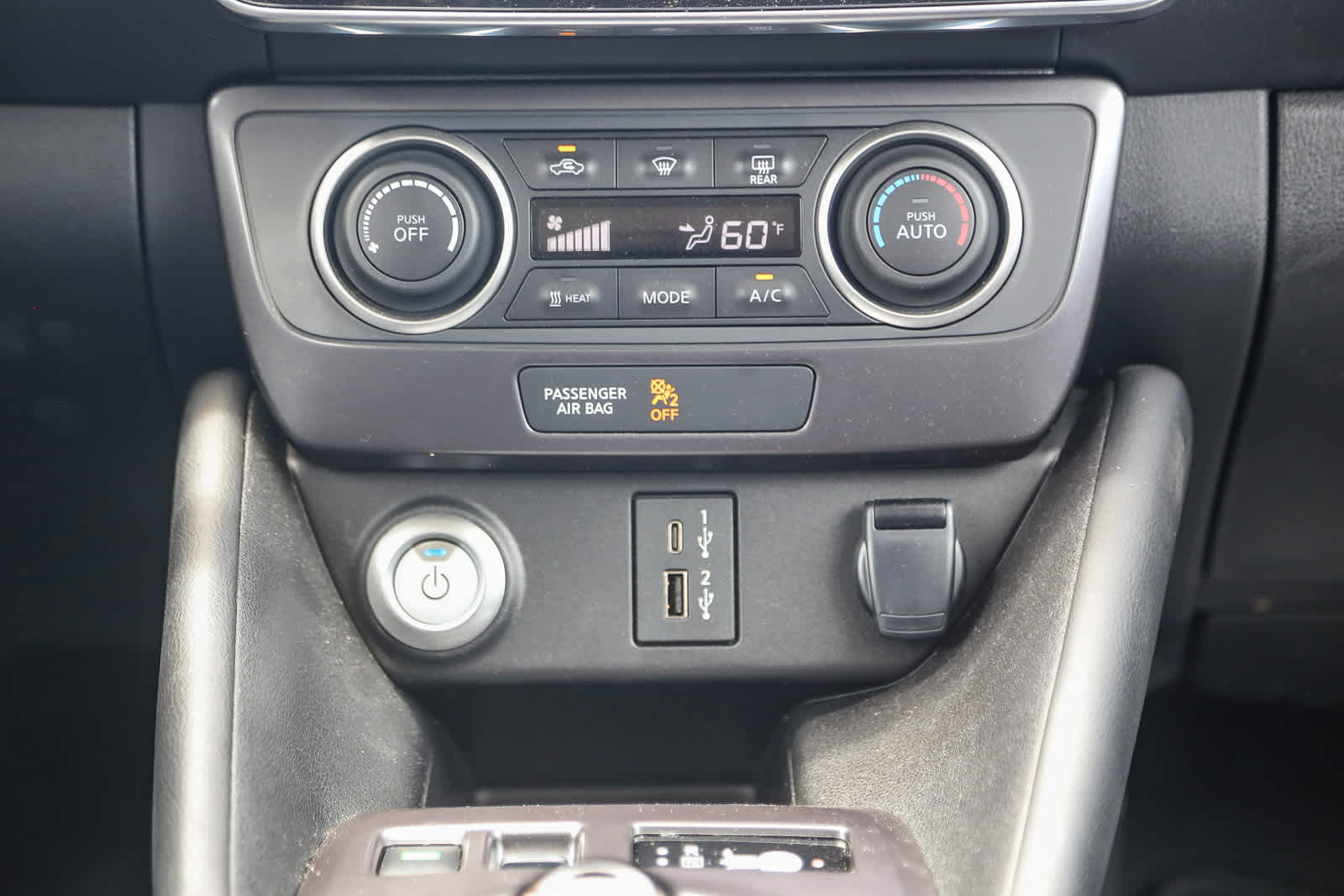 2025 Nissan Leaf S photo 15