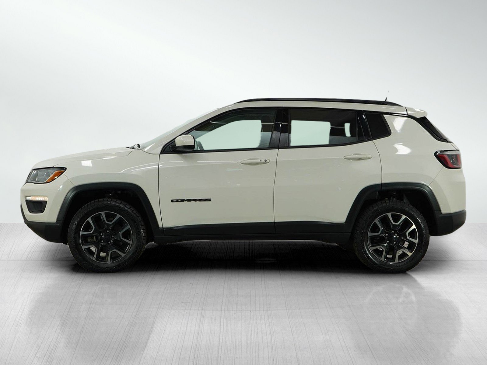 Used 2019 Jeep Compass Sport with VIN 3C4NJDAB9KT731185 for sale in Minneapolis, Minnesota