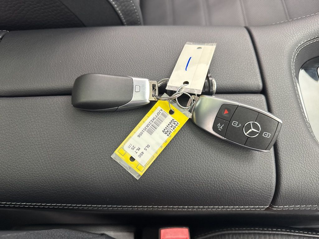 2025 Mercedes Benz GLS 450 4MATIC photo 36