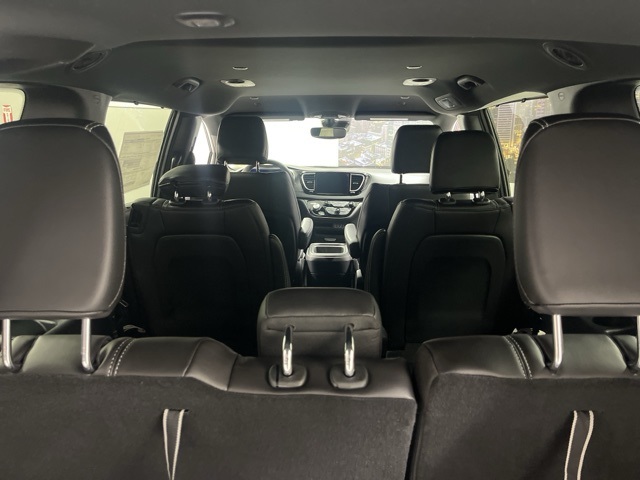 2025 Chrysler Voyager LX photo 30