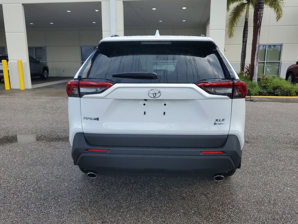2025 Toyota RAV4 Hybrid XLE photo 6