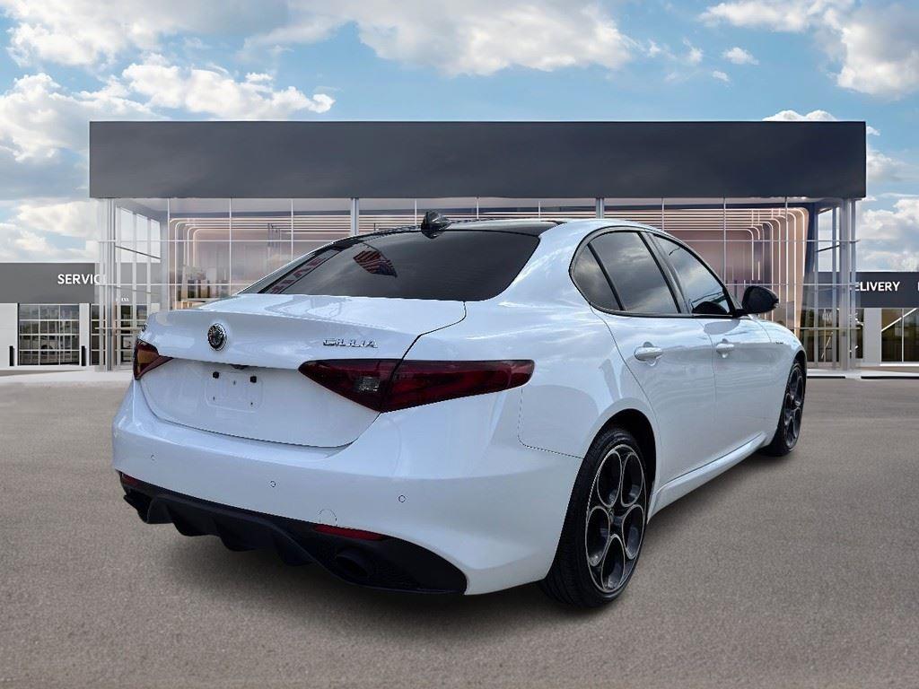 2023 Alfa Romeo Giulia Ti photo 4