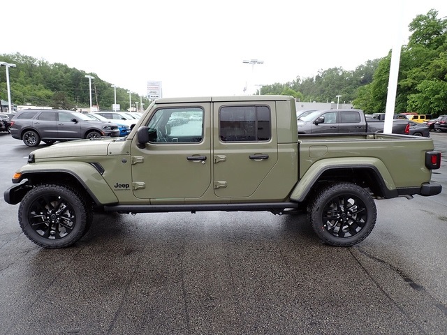 2025 Jeep Gladiator Sport photo 2