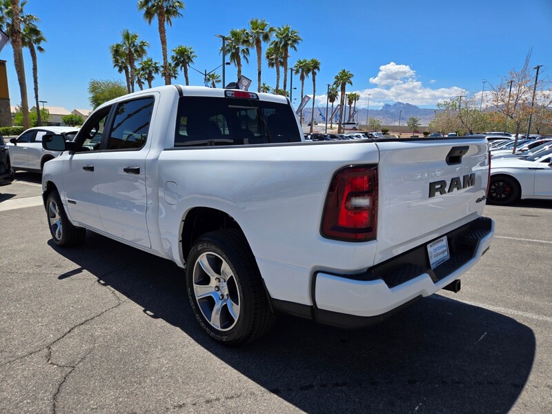 2025 Ram 1500 Tradesman photo 4