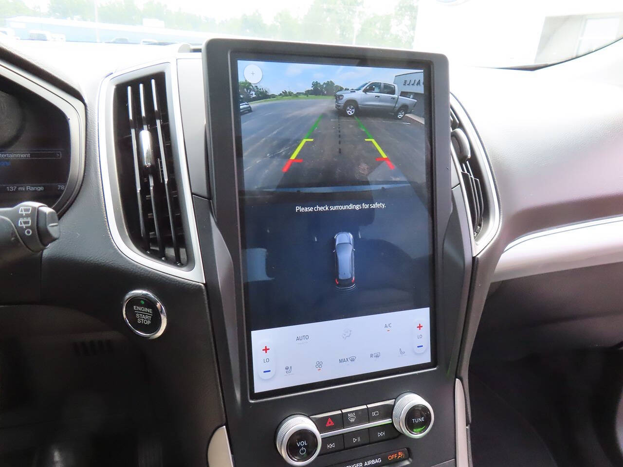 2022 Ford Edge SEL photo 18
