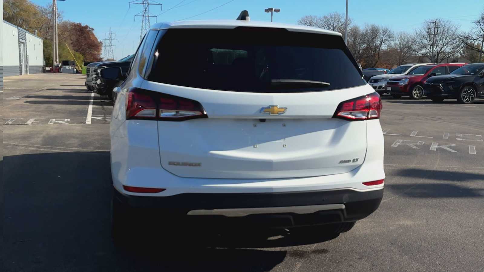 2024 Chevrolet Equinox LT photo 3