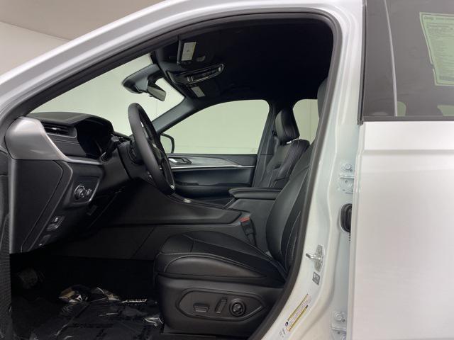 2025 Jeep Grand Cherokee Limited photo 4