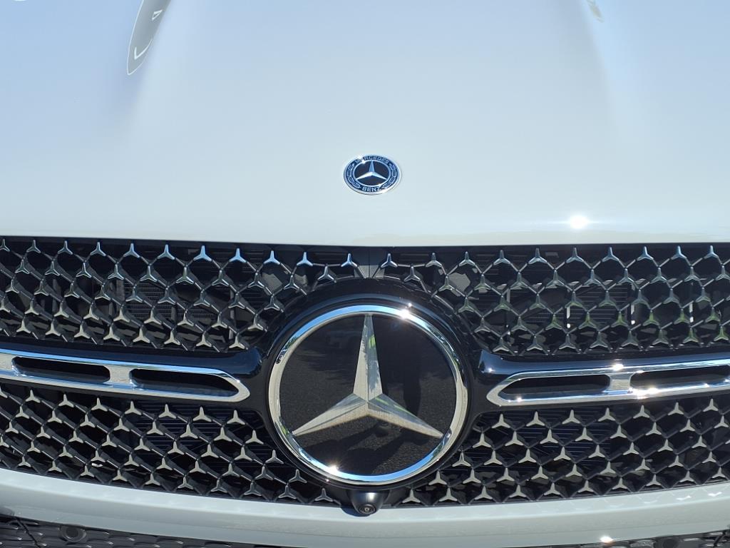 2026 Mercedes Benz GLE 450 4MATIC photo 3