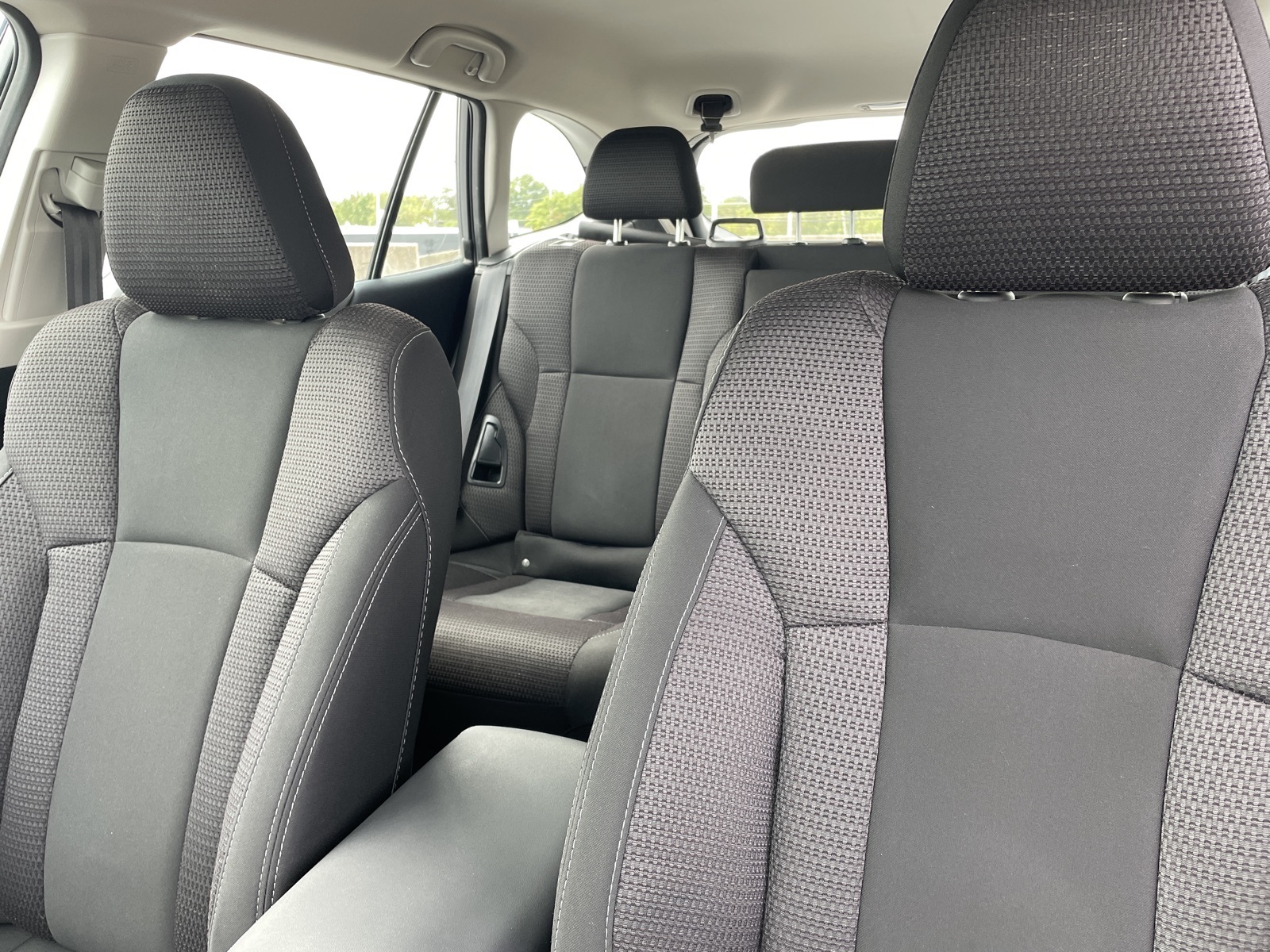2022 Subaru Outback 2.5i photo 23