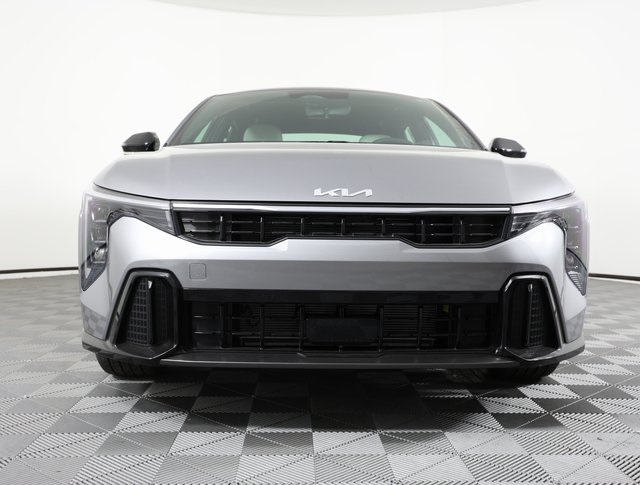 2025 Kia K4 GT-Line photo 2