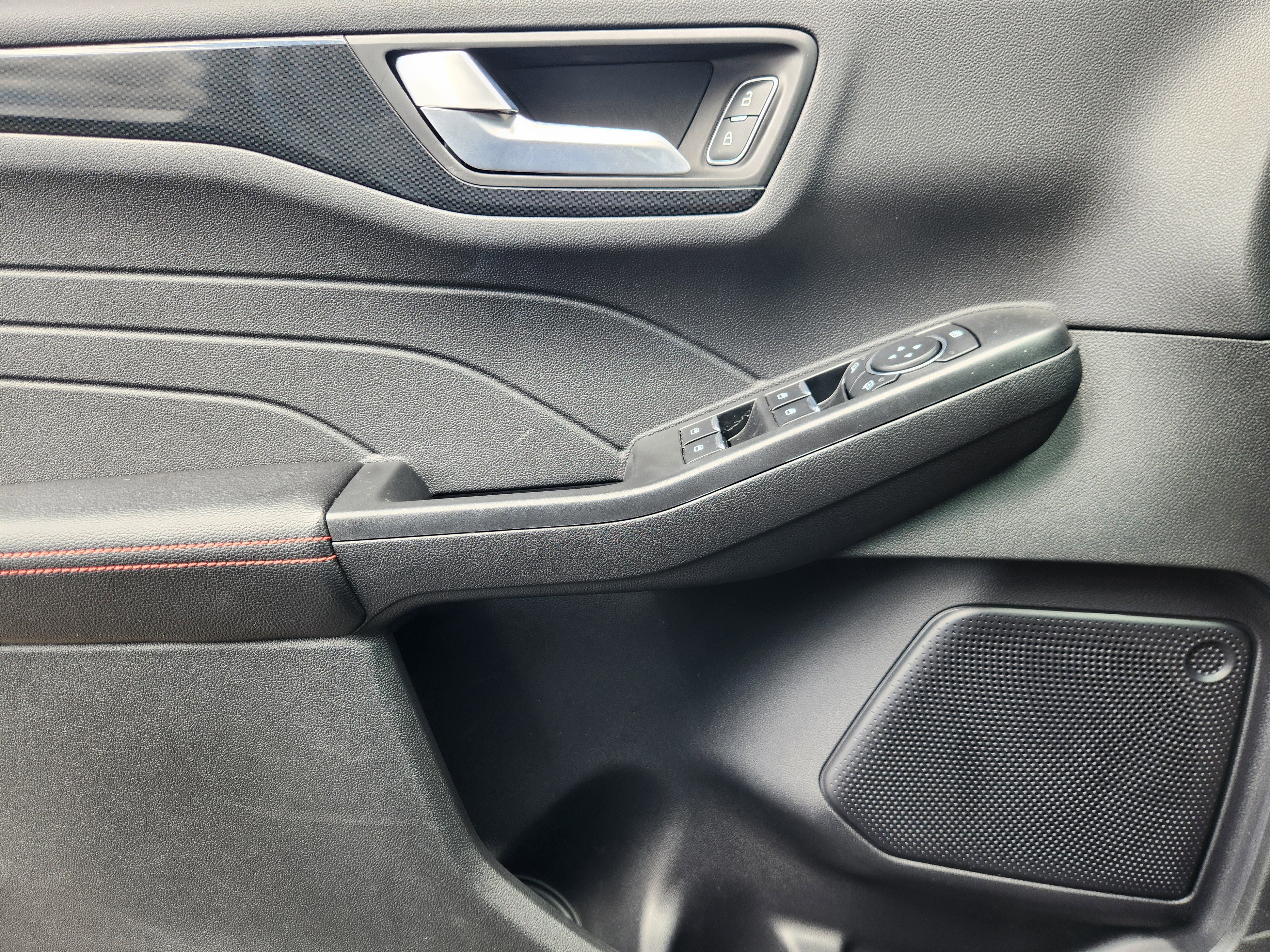 New 2025 Agate Black Metallic Ford ST-Line image 15