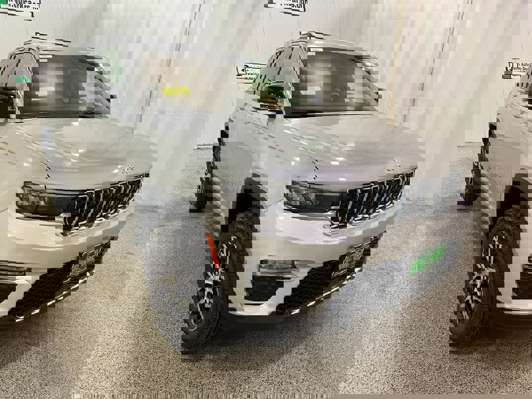 2025 Jeep Grand Cherokee Limited's photo