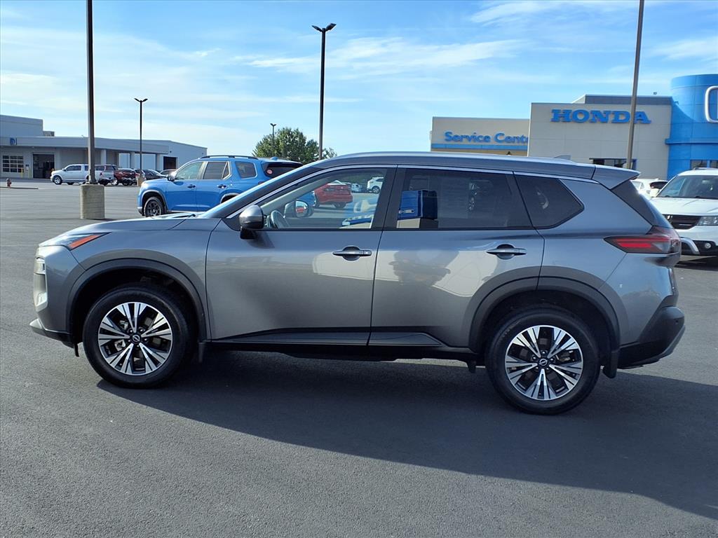 2022 Nissan Rogue SV photo 11