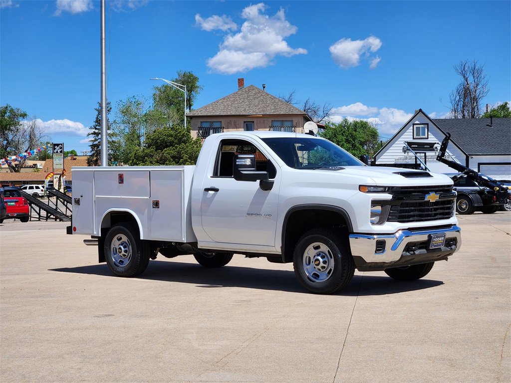 2024 Chevrolet Silverado 2500HD photo 2