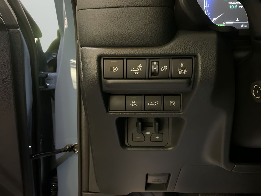 2025 Toyota Land Cruiser photo 25
